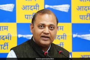 दिल्ली के पूर्व मंत्री सोमनाथ भारती को रायबरेली कोर्ट ने फरार घोषित किया, वारंट जारी