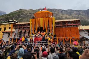 बदरीनाथ की स्वच्छता से आत्मनिर्भरता तक की उड़ान - कूड़ा बेचकर नगर पंचायत की 1 करोड़ 7 लाख से अधिक की आय, ईको शुल्क से हुई कमाई दोगुनी