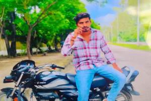 बिजनौर में डीएम आवास के पास भीषण हादसा: तेज रफ्तार कार ने बाइक सवार युवक की जान ली