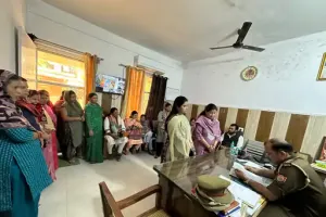 गाजियाबाद में भूमाफिया पर BJP नेता ने दर्ज कराया मुकदमा, एसिड फेंकने, छेड़छाड़ और ₹18 लाख की धोखाधड़ी का आरोप