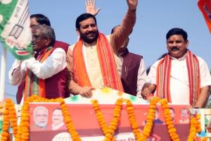 बगहा रोड शो में हरियाणा CM नायब सैनी का जोरदार बयान- एनडीए की सरकार से बिहार को मिलेगी ट्रिपल इंजन की ताकत