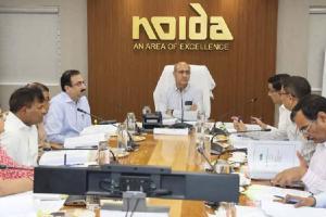 नोएडा में बिल्डरों पर सख्त एक्शन की तैयारी: शासन से मिली मंजूरी, 5,500 करोड़ का बकाया वसूलने के लिए केस टू केस स्टडी होगी शुरू