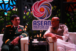 कुआलालंपुर में रक्षा मंत्री राजनाथ सिंह ने वियतनामी और मलेशियाई समकक्षों से की मुलाकात, रक्षा सहयोग पर हुई चर्चा