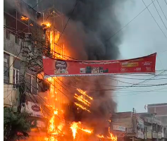 गाजियाबाद में इमारत में भीषण आग, लाखों का माल जलकर खाक, कोई हताहत नहीं