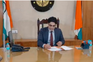 मेरठ मंडल के नए कमिश्नर भानू चंद्र गोस्वामी ने संभाला कार्यभार, अधिकारियों ने किया स्वागत
