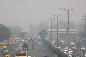 दिल्ली में रविवार सुबह वायु गुणवत्ता बिगड़ी, AQI 400 के पार, धुंध ने किया हालात और खराब