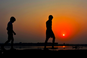 सूर्योदय से पहले उठने के फायदे: आयुष मंत्रालय ने बताए स्वास्थ्य और मानसिक लाभ