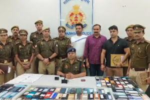 “गाज़ियाबाद पुलिस की बड़ी कार्रवाई: 200 चोरी के मोबाइल बरामद, 50 लाख रुपये मूल्य की संपत्ति लौटाई”
