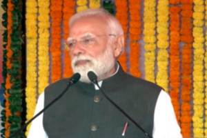 वाराणसी से पीएम मोदी ने चलाईं 4 नई वंदे भारत ट्रेनें, बोले – ‘ये हैं विकसित भारत के संकल्प की रफ्तार’