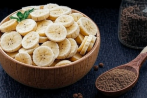 केला और काली मिर्च: पाचन, इम्यूनिटी और ऊर्जा के लिए सेहतमंद जोड़ी