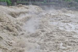 रुड़की के तटीय गांवों पर मंडराया खतरा: 4.80 करोड़ की योजना रुकी, भारी बारिश ने बढ़ाई तबाही