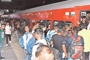 त्योहार के बाद भी नहीं थमी रेल यात्रियों की भीड़: भोपाल से मुंबई, पुणे और बेंगलुरु जाने वाली ट्रेनों में 13 नवंबर तक 'नो रूम' स्थिति
