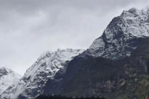 उत्तराखंड में बदल रहा मौसम का मिजाज: धूप से ठिठुरन तक, आने वाले दिनों में आसमान दिखाएगा नया रंग