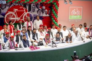 मुजफ्फरनगरः अखिलेश यादव ने जिला व महानगर अध्यक्षों के साथ एसआईआर को लेकर की बैठक