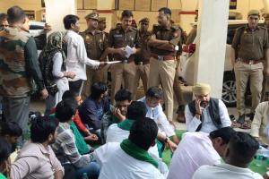 मुजफ्फरनगर में डकैती का खुलासा न होने पर भाकियू सेवक का प्रदर्शन, एसएसपी ऑफिस के बाहर धरना