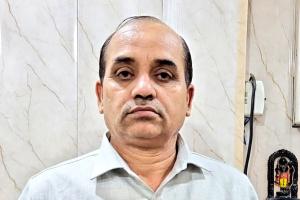 गाजियाबाद क्राइम ब्रांच इंस्पेक्टर ₹4 लाख रिश्वत लेते गिरफ्तार, कफ सिरप तस्कर को छोड़ने का था सौदा