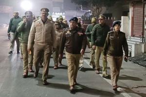 शामली: एसपी एनपी सिंह ने पैदल गश्त कर जनता से सुनी समस्याएं, कानून-व्यवस्था सुदृढ़ बनाने के निर्देश