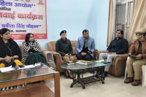 बागपत पहुंची राज्य महिला आयाेग की अध्यक्ष बबीता सिंह , कहा- सार्वजनिक स्थलों पर नहीं छिपाई जाती पहचान