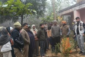 मंदिर में तोड़फोड़: अराजक तत्वों ने हनुमान प्रतिमा को उखाड़ा, इलाके में तनाव, पुलिस का फ्लैग मार्च