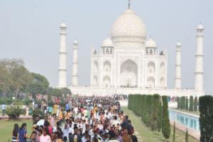 क्रिसमस से नव वर्ष तक ताज पर उमड़ेगा सैलानियों का हुजूम, की जाएंगी अतिरिक्त व्यवस्थाएं