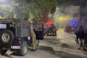 कानपुर: दबंगों ने घर पर पथराव कर की तीन राउंड हवाई फायरिंग, इलाके में दहशत