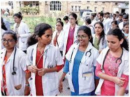 गुरुग्राम: डॉक्टरों और मेडिकल छात्रों की सुरक्षा के लिए 'नेशनल लीगल एडवाइजर्स टीम' तैयार; अब कानूनी कवच में होंगे स्वास्थ्यकर्मी