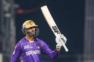 आईपीएल नीलामी में आरसीबी ने वेंकटेश अय्यर को 7 करोड़ रुपये में खरीदा