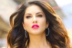 मथुरा में भारी विरोध के बाद सनी लियोनी का कार्यक्रम रद्द, संतों ने कहा- ब्रज में अश्लीलता स्वीकार नहीं