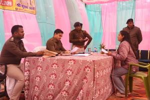 एसपी के जनता दरबार में फूटा फरियादियों का दर्द, रिश्वत आरोप से लेकर गबन तक उठे मामले