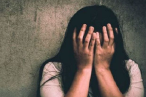 शामली: गर्भवती महिला ने पति और ससुराल पक्ष पर दहेज के लिए पीटने और जान से मारने की कोशिश का आरोप लगाया