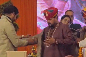 69वें जन्मदिन पर बाहुबली बृजभूषण सिंह का शक्ति प्रदर्शन! 100 गाड़ियों का काफिला, 5 लाख लोगों का भंडारा