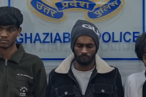 गाजियाबाद: हथियार के बल पर लूट करने वाले तीन शातिर अभियुक्त गिरफ्तार