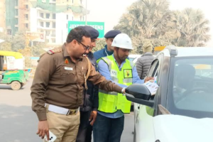 नोएडा/ग्रेटर नोएडा: सड़क सुरक्षा माह 2026 में 7062 वाहनों के चालान, 24 वाहन जब्त