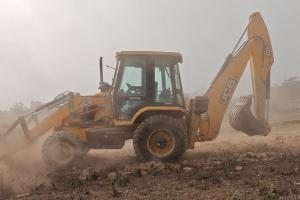 मुरादाबाद विकास प्राधिकरण की प्रर्वतन टीम ने 15 बीघा में की जा रही अवैध प्लाटिंग किया ध्वस्त