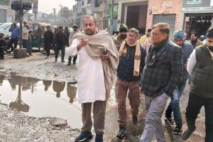 थानाभवन के हसनपुर लुहारी गांव का औचक निरीक्षण: सीडीओ ने तालाब-सड़क सफाई और हॉस्पिटल ताले पर दिए निर्देश