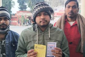 जाना था बनारस, पहुंचा दिया बांसवाड़ा ; चंद रुपयों के लालच में बस संचालक ने 8 यात्रियों को धोखे से बांसवाड़ा छोड़ा