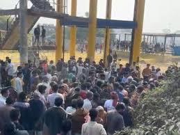 घरेलू विवाद में जान देने की जिद.. 3 बच्चों संग पानी की टंकी पर चढ़ी महिला, घंटों चला हाई-वोल्टेज ड्रामा