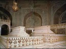 ताजमहल में 30 फीट नीचे शाहजहाँ-मुमताज की असली कब्रों तक पहुँचे अफसर, जानें क्यों खुला तहखाना