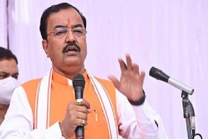 आगरा: केशव मौर्य का सपा पर तंज- 'हमारे संपर्क में हैं सपा विधायक, पर एंट्री बैन'; मीटिंग में कट गई बिजली, अधिकारियों को दी चेतावनी