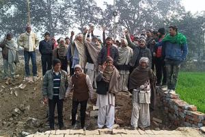 मुजफ्फरनगरः रहकड़ा में विधायक मिथलेश पाल के विरोध में लगे नारे, रास्ता तुड़वाने का आरोप