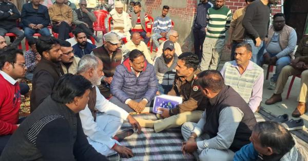 मुजफ्फरनगरः हिंदू बाहुल्य मौहल्ला गऊशाला, नदी रोड में मुस्लिम के मकान खरीदने पर हंगामा, हिंदू संगठनों ने किया धरना-प्रदर्शन