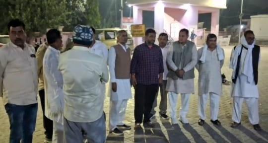 शामलीः बनत में 18 साल के छात्र पर चलाई गोली, छाती पर लगी बुलेट, आरोपी मौके पर पकड़ा गया