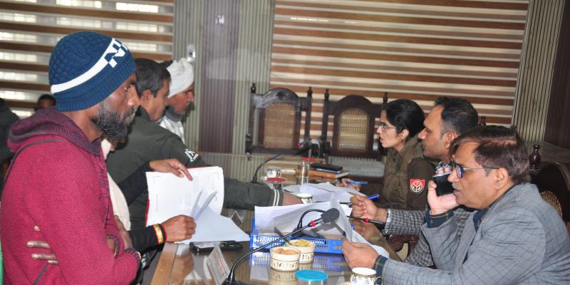 शामली में तीनों तहसीलों में संपूर्ण समाधान दिवस आयोजित, 106 शिकायतों का निस्तारण