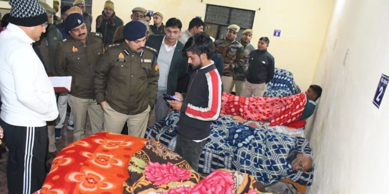 मेरठ डीएम और एसएसपी का रात्रिकालीन भ्रमण, रैन बसेरों का निरीक्षण कर जरूरतमंदों को बांटे कंबल