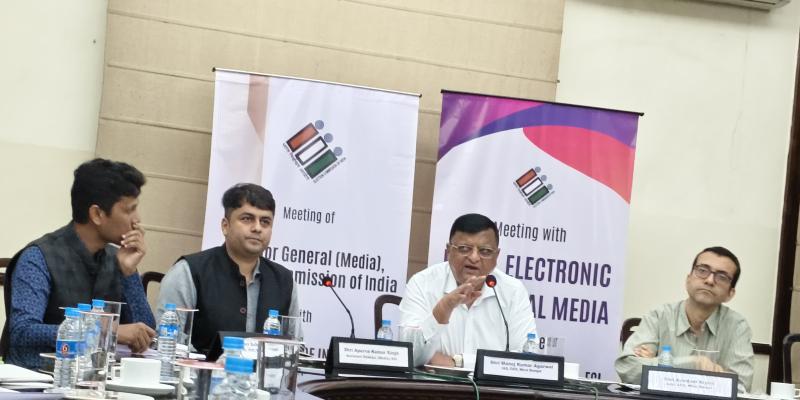 बंगाल में बीएलओ ने अपनी पत्नी सहित खुद को जारी किया एसआईआर नोटिस..मतदाता सूची संशोधन में अजीबोगरीब स्थिति