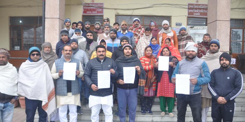 शामली: कौशांबी विहार कॉलोनीवासियों ने नाले की दिशा पर आपत्ति जताई, डीएम को ज्ञापन सौंपा