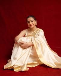 पोंगल 2026: सफ़ेद साड़ी में विद्या बालन से लेकर जान्हवी कपूर तक, बॉलीवुड डीवाज़ का ट्रेडिशनल चार्म