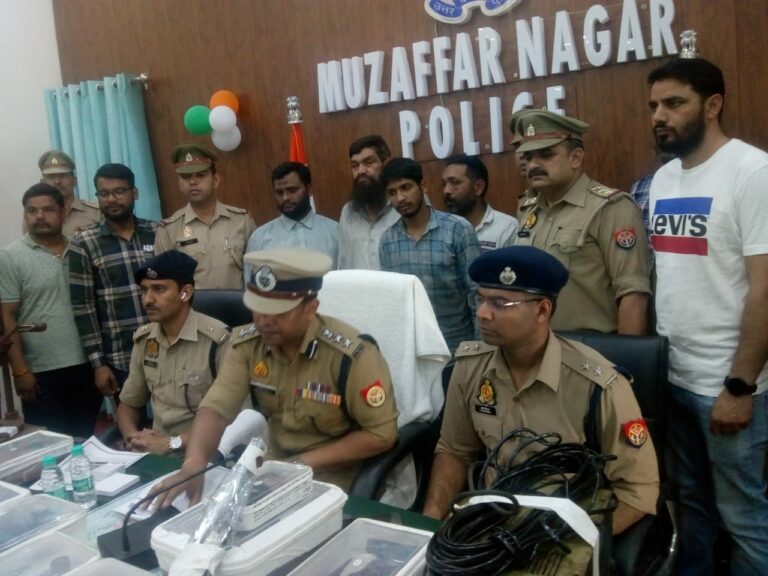 मुजफ्फरनगर में पुलिस ने अवैध शस्त्र फैक्ट्री पकड़ी, 4 गिरफ्तार, भारी मात्रा में बने-अधबने शस्त्र, उपकरण बरामद