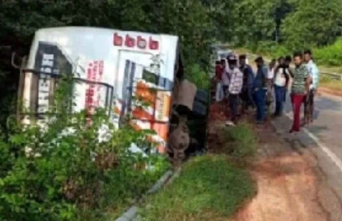 bus overturns